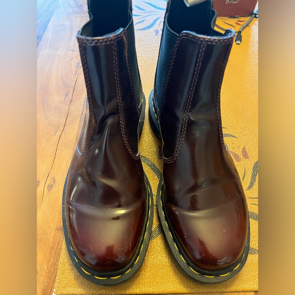 Vegan leather Doc Marten Chelsea boots, burgundy patent (shiny), size 7 / 38.